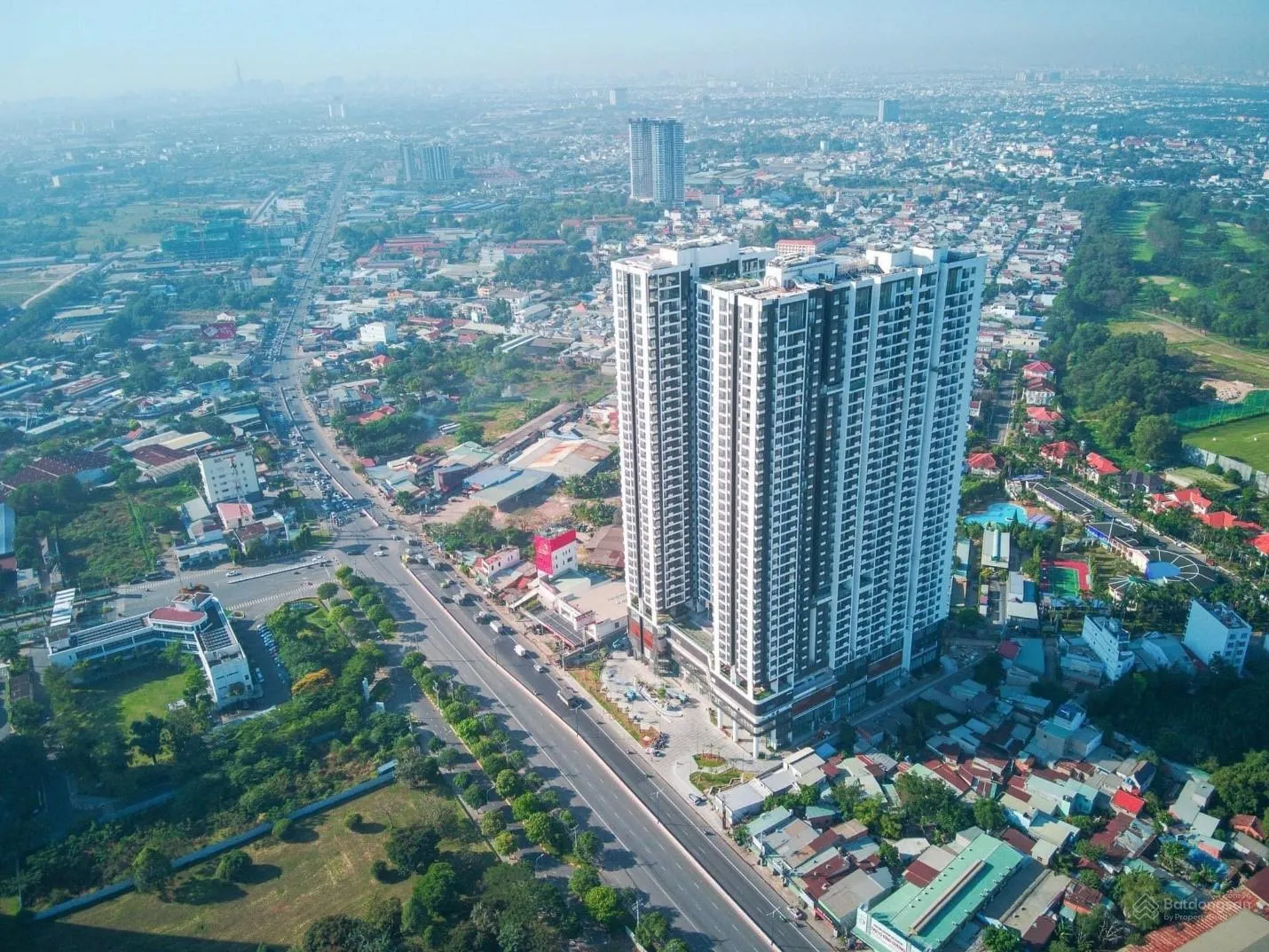 Danh sách những dự án căn hộ quốc lộ 13 đang giao dịch trên thị trường 17 The Emerald Golf View